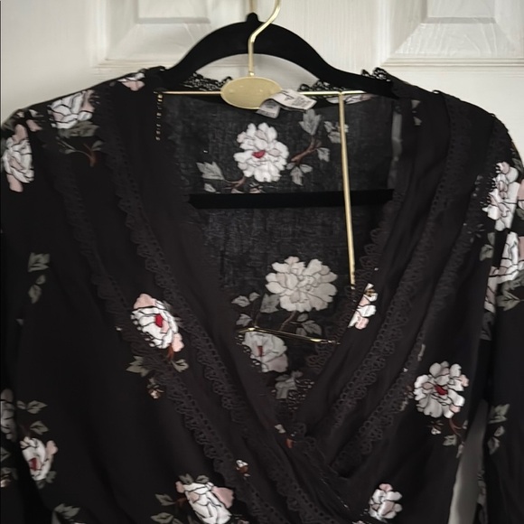Chic Black Long Sleeve Wrap Blouse #173 - Picture 2 of 8